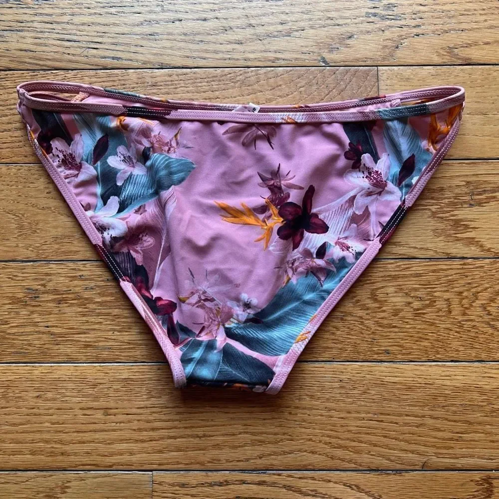 3/$20 NWT Floral Tropical Bikini Bottoms Size M Dusty Rose Brand New Ardene $16